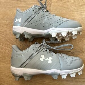 Under Armour Cleats - Gray and White - Little Boy size 13